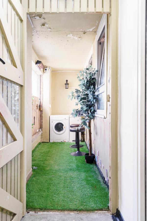 Lovely 1-Bedroom Property With Balcony In West End Glasgow Esterno foto